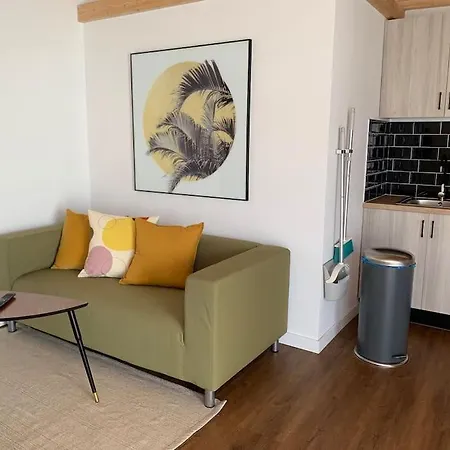 Apartamento Moderna Casa De Invitados Con Terraza Y Piscina *