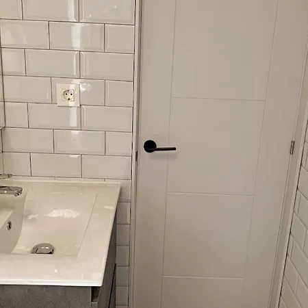 Апартаменты Moderna Casa De Invitados Con Terraza Y Piscina Коральео