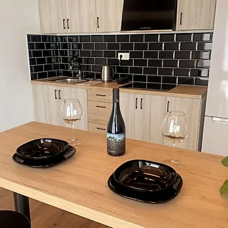 Moderna Casa De Invitados Con Terraza Y Piscina Apartman *