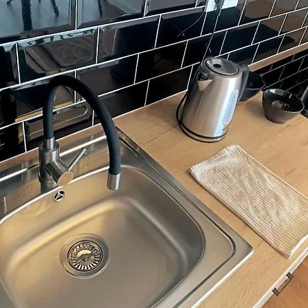 Moderna Casa De Invitados Con Terraza Y Piscina Апартаменты