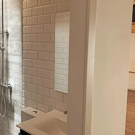 Apartman Moderna Casa De Invitados Con Terraza Y Piscina