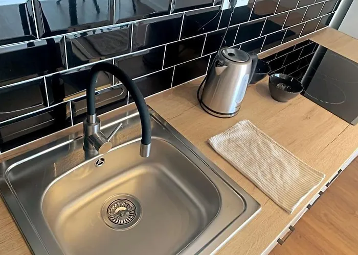 Moderna Casa De Invitados Con Terraza Y Piscina Apartamento